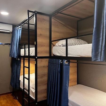 Hostel Estrella 20 มาดริด ภายนอก รูปภาพ