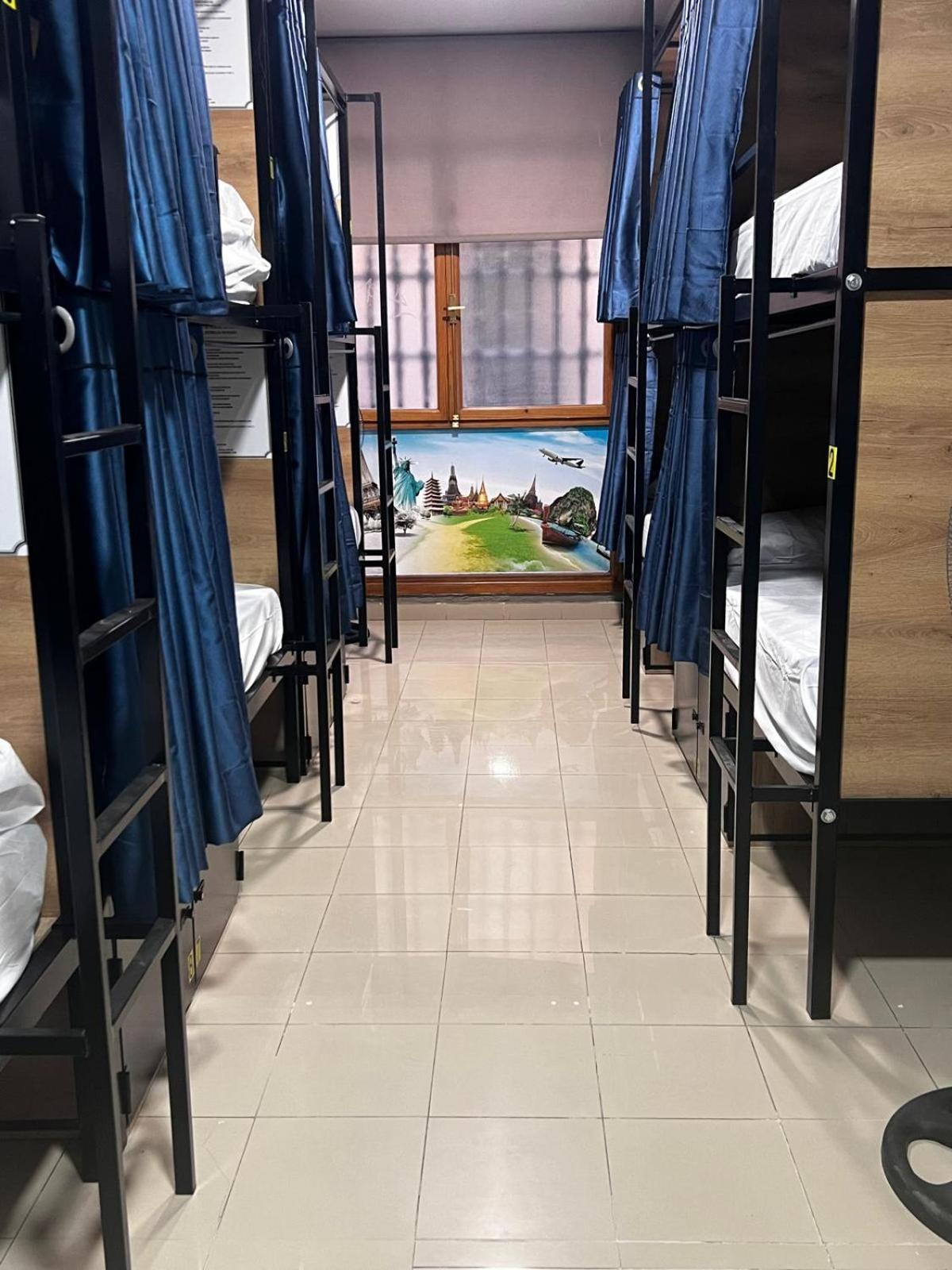Hostel Estrella 20 มาดริด ภายนอก รูปภาพ