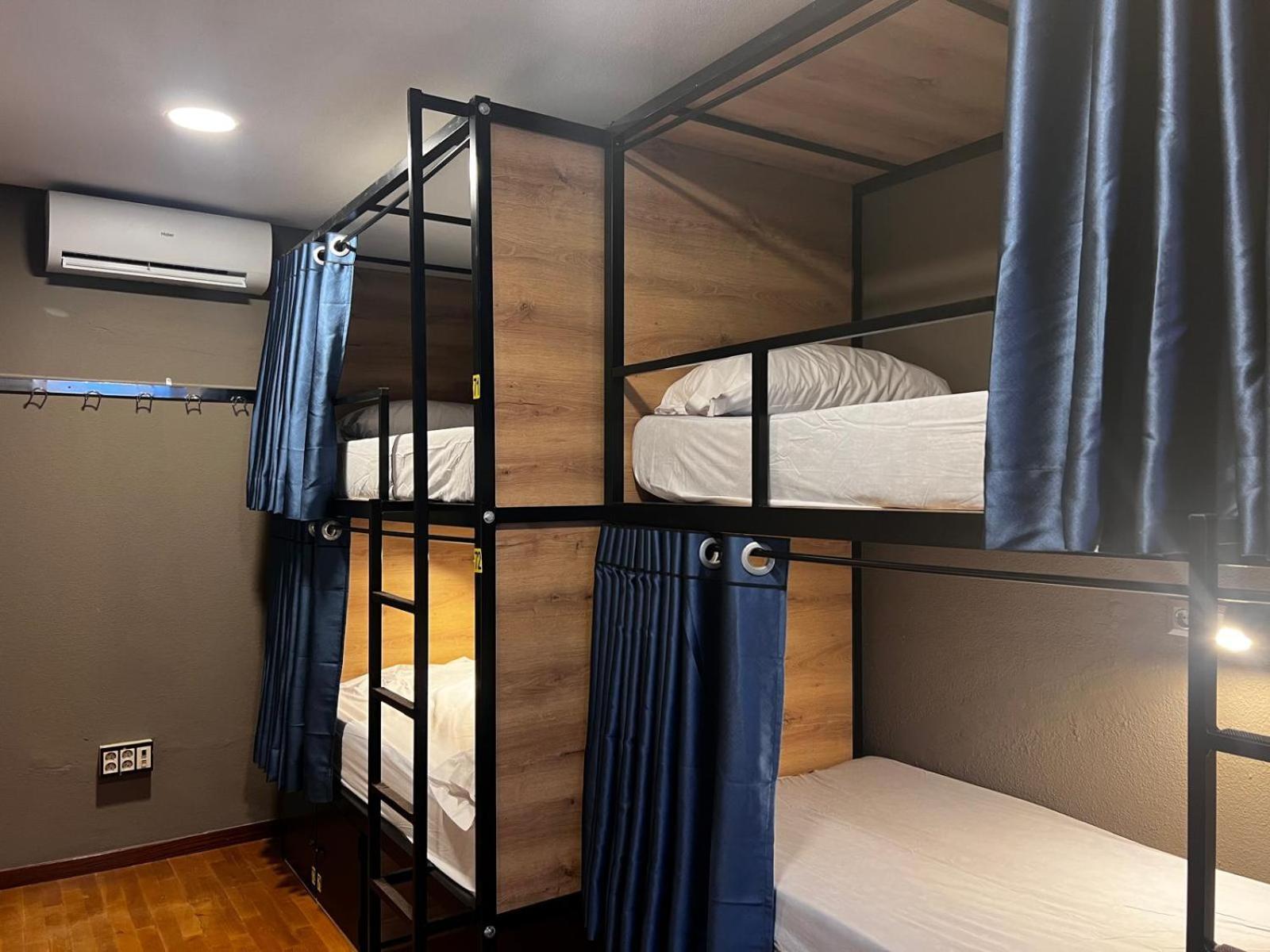 Hostel Estrella 20 มาดริด ภายนอก รูปภาพ