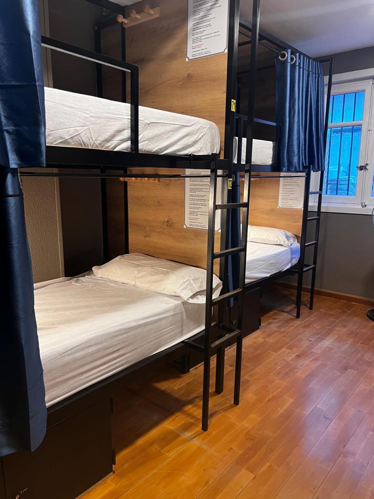Hostel Estrella 20 มาดริด ภายนอก รูปภาพ