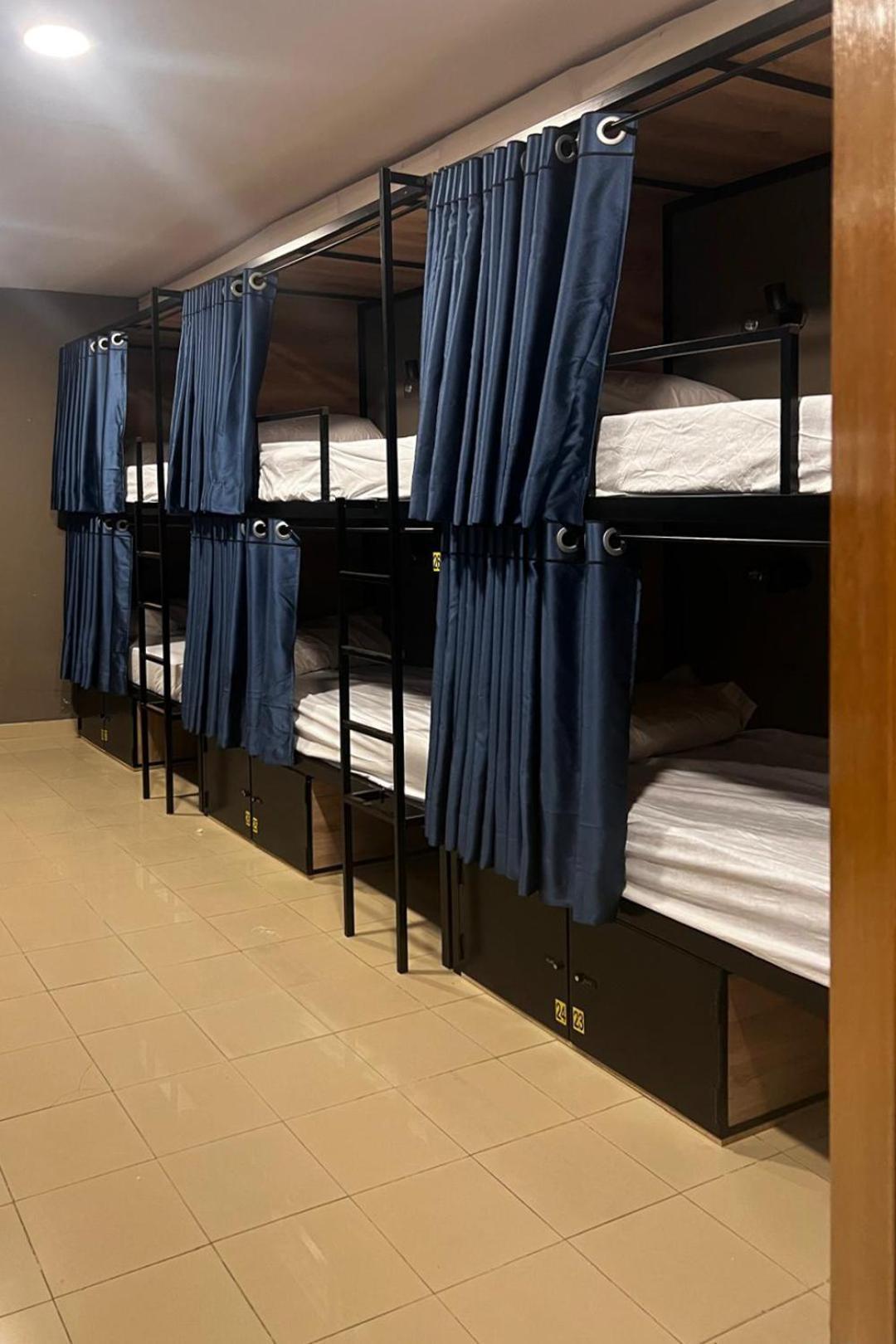 Hostel Estrella 20 มาดริด ภายนอก รูปภาพ