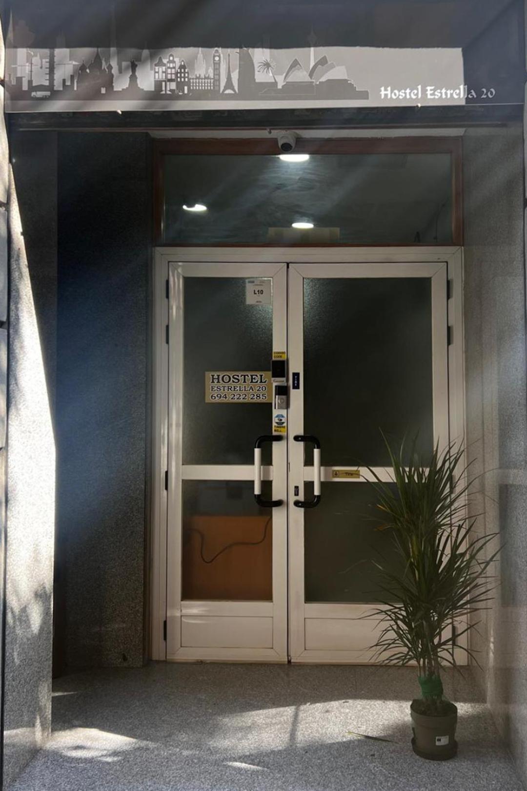 Hostel Estrella 20 มาดริด ภายนอก รูปภาพ